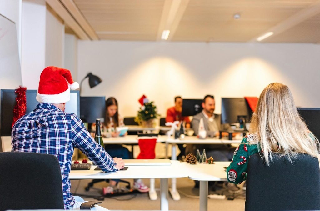 8 Tips to Stay Productive When Employees Take Holiday Time Off